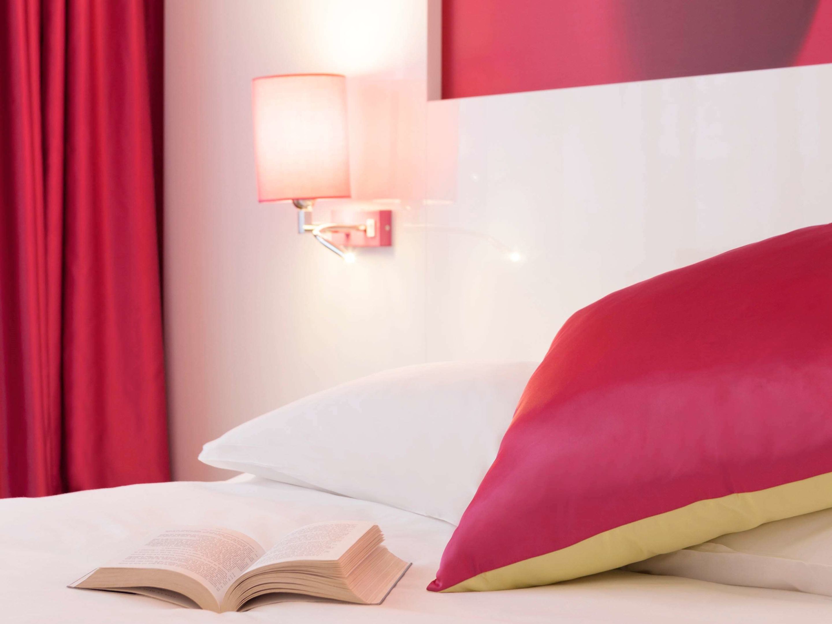 ibis styles bordeaux st medard hotel