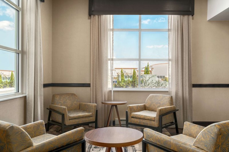 hampton inn and suites exeter