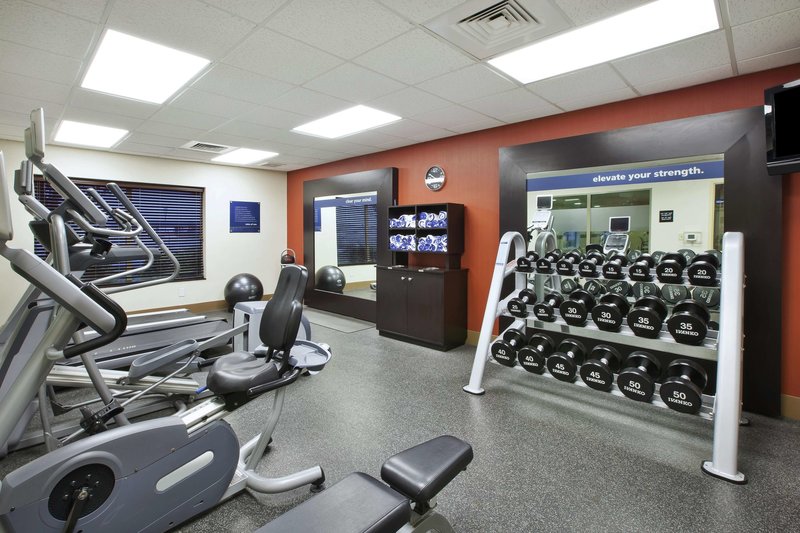 hampton inn and suites wichita northeast