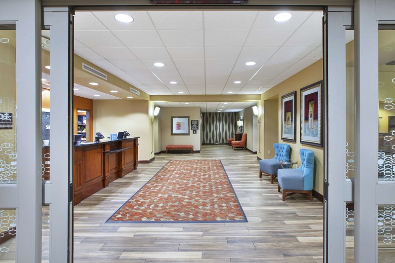 hampton inn and suites wichita northeast