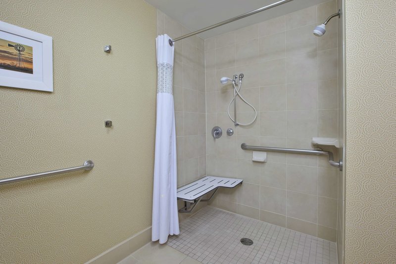 hampton inn and suites wichita northeast
