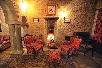 travellers cave hotel