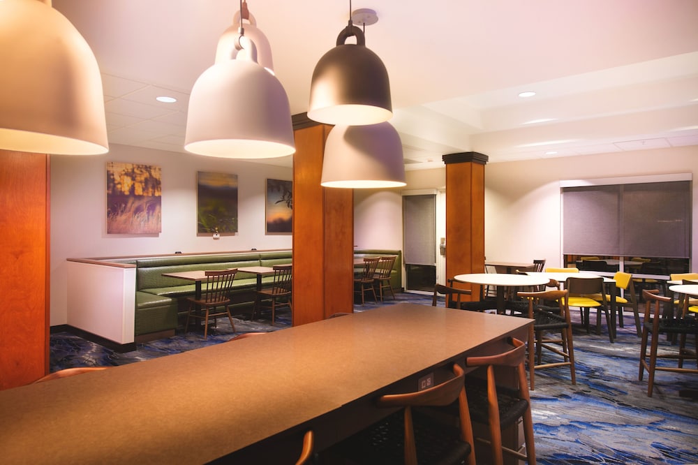 fairfield inn and suites by marriott redding