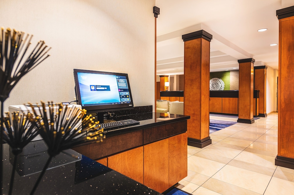fairfield inn and suites by marriott redding