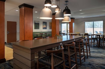 fairfield inn and suites by marriott redding