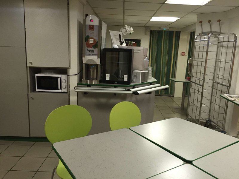 premiere classe saint etienne nord villars