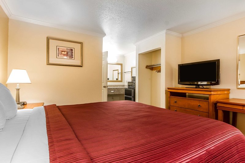quality inn and suites gilroy