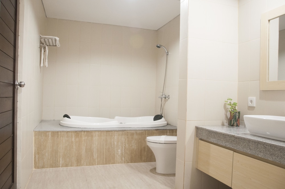 puri saron senggigi hotel