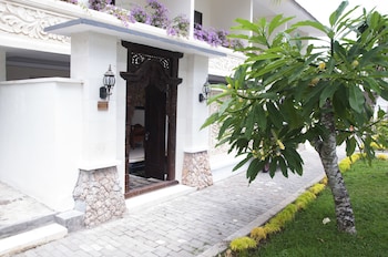 puri saron senggigi hotel