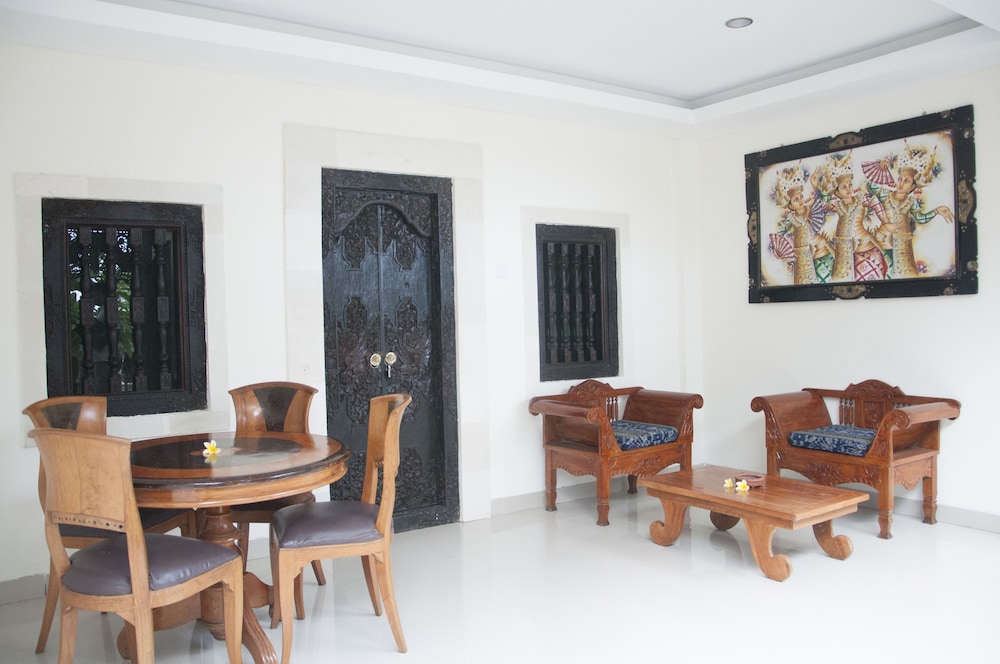 puri saron senggigi hotel