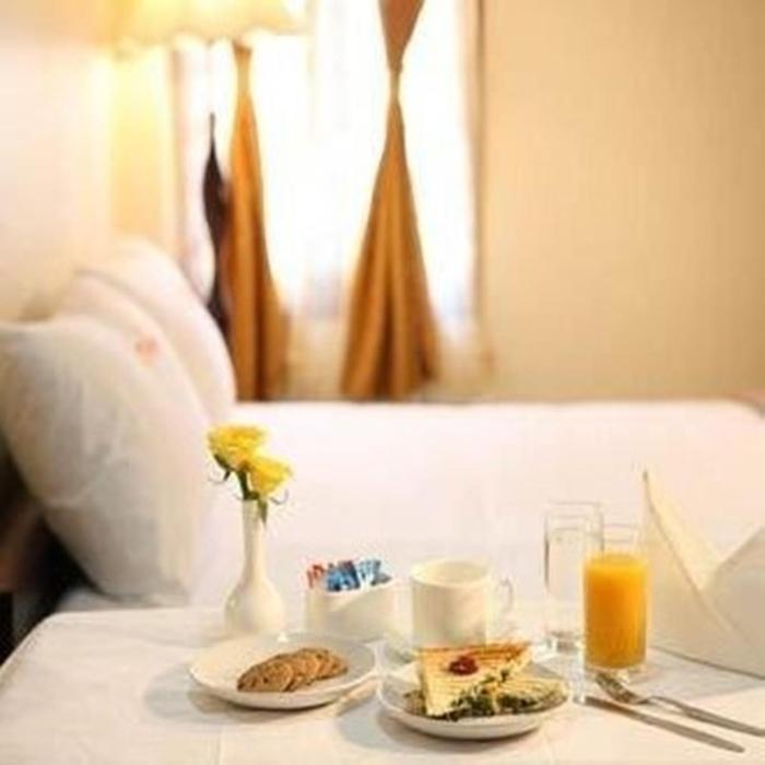 meenakshis sunshine hotel