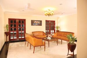 meenakshis sunshine hotel