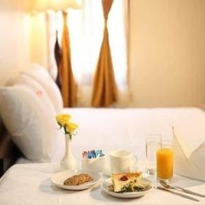 meenakshis sunshine hotel