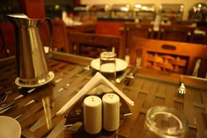 meenakshis sunshine hotel