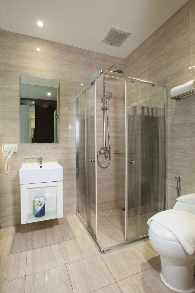 oak tree urban jakarta