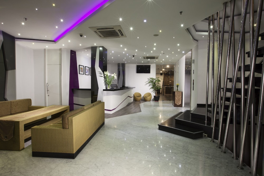 oak tree urban jakarta