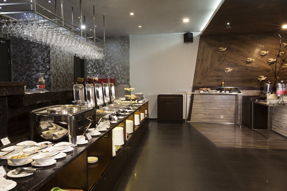 oak tree urban jakarta