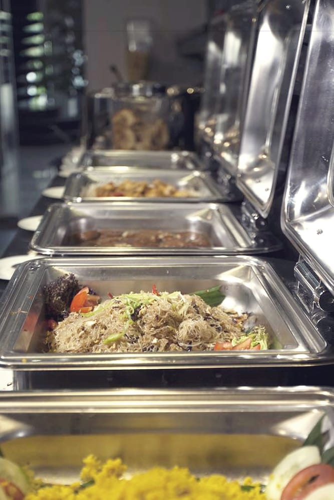 oak tree urban jakarta