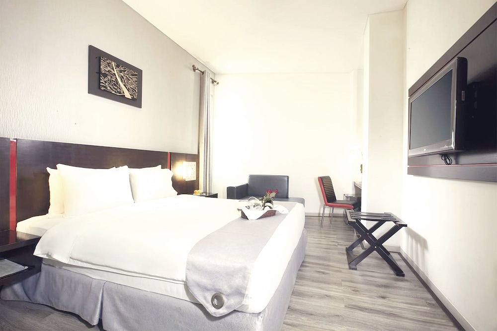 oak tree urban jakarta