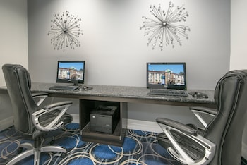 holiday inn express and suites houston intercontinental arpt