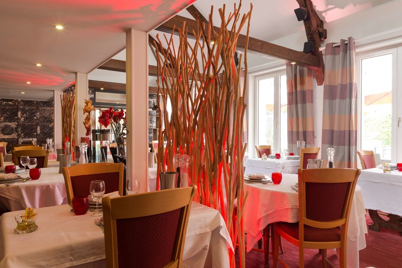 grand hotel de courtoisville