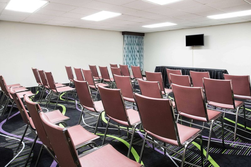 la quinta inn by wyndham davenport and conference center