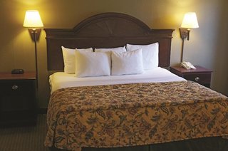 La Quinta Inn By Wyndham Davenport & Conference Center,Quad Cities>>Davenport,3 star
