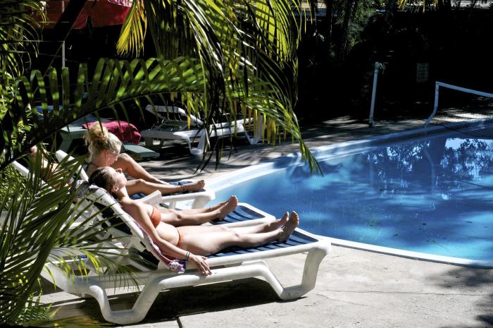 nomads noosa backpackers hostel