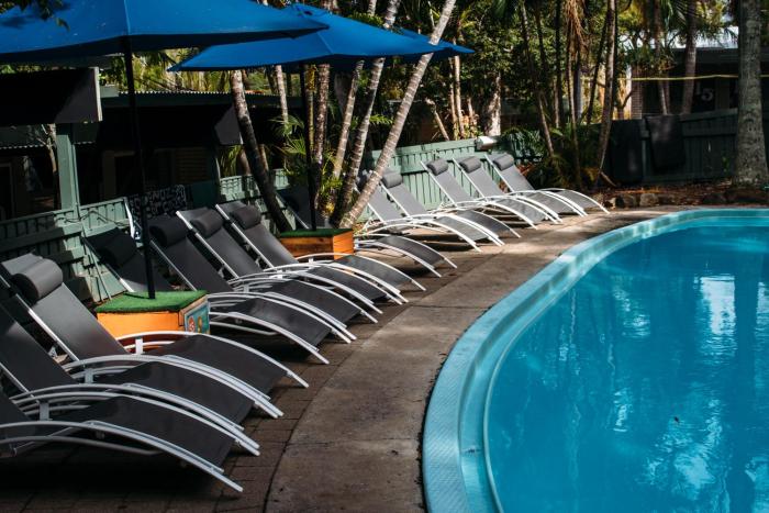 nomads noosa backpackers hostel