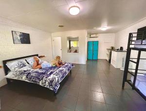 nomads noosa backpackers hostel