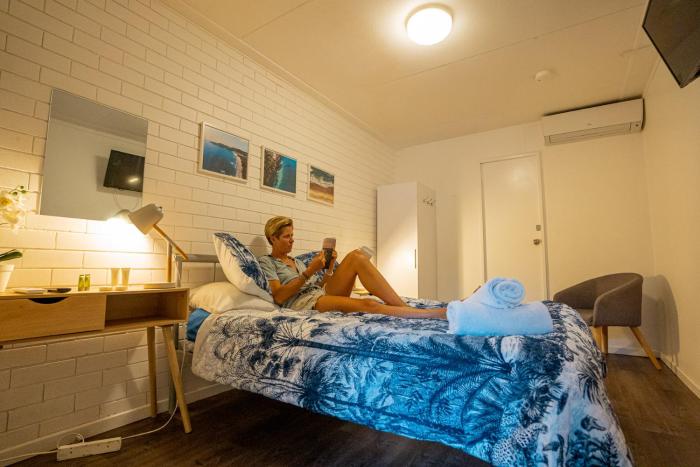 nomads noosa backpackers hostel