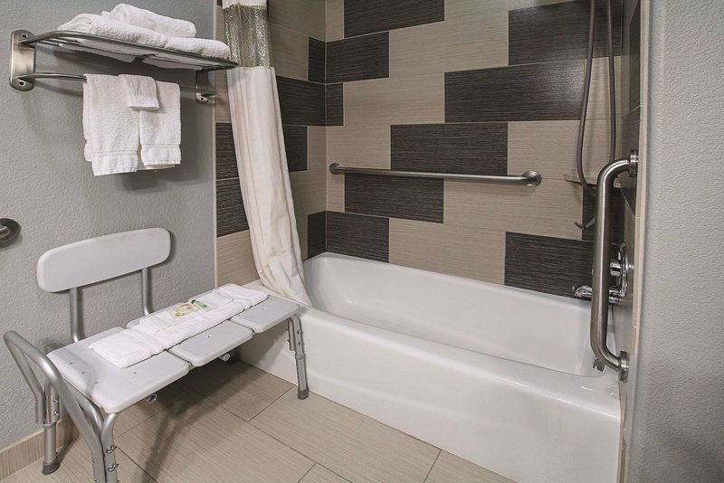 la quinta inn and suites by wyndham dallas hutchins