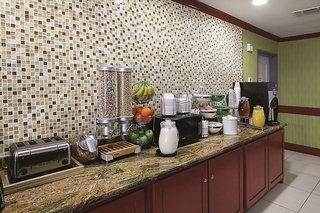 la quinta inn and suites by wyndham dallas hutchins