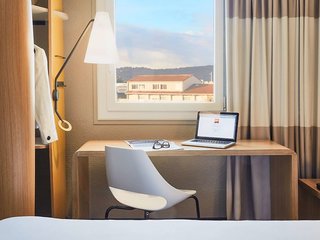 Ibis Toulon La Seyne Sur Mer,Ollioules>>La Seyne-Sur-Mer,3 star