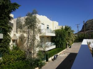 bella vista hotel by checkin