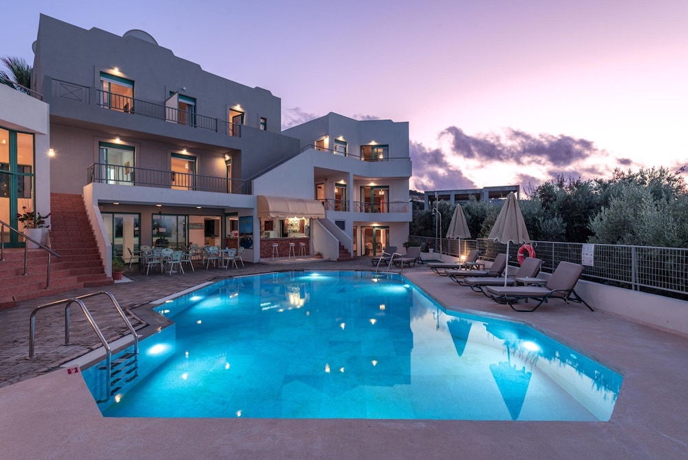 bella vista hotel by checkin