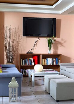bella vista hotel by checkin