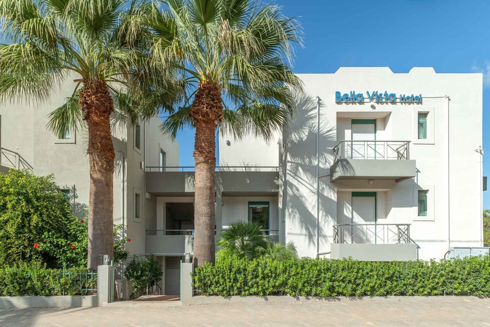 bella vista hotel by checkin