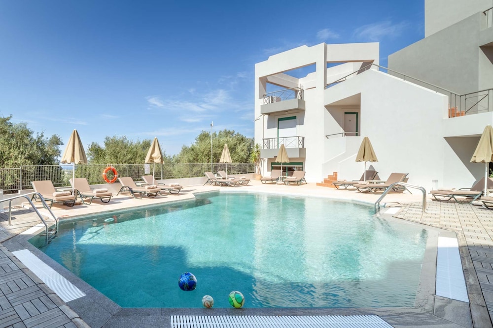 bella vista hotel by checkin