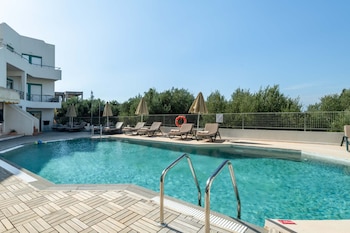 bella vista hotel by checkin