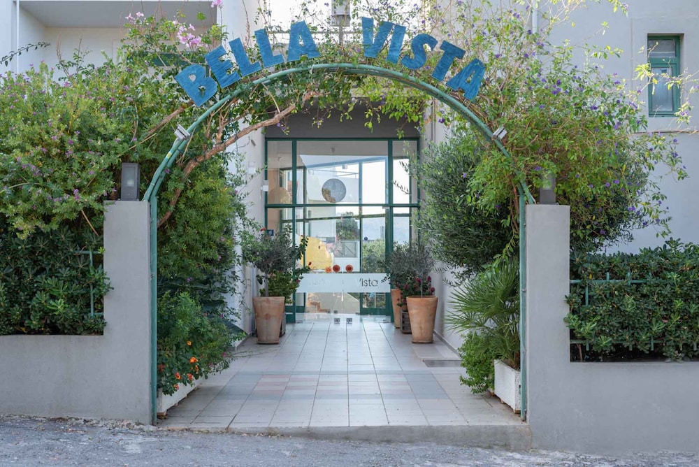 bella vista hotel by checkin