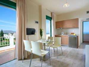 bella vista hotel by checkin
