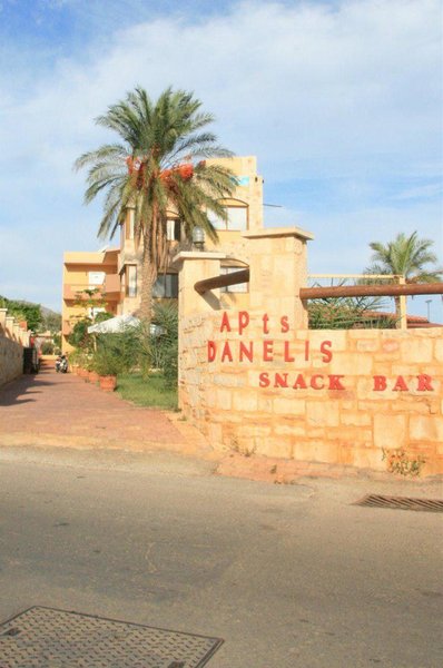 danelis studios and apartments