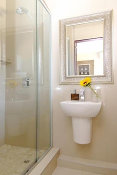 sanchia luxury guesthouse