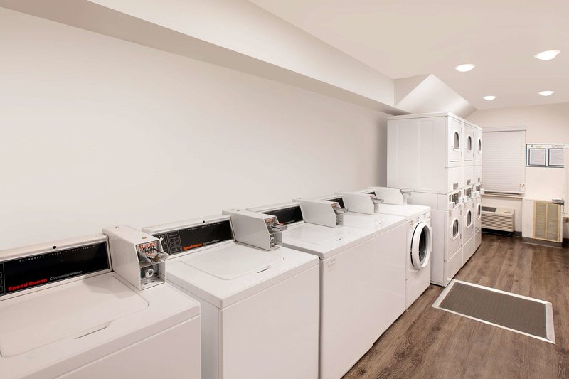 extended stay america select suites fayetteville i 49