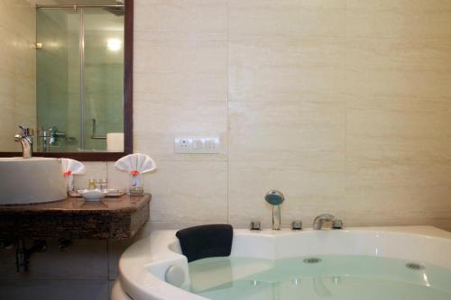 hotel legend sarovar portico baddi