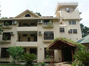 Safari Adventure Lodge,Near Elephant Breeding Centre,3 star