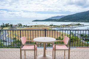 whitsunday terraces hotel airlie beach