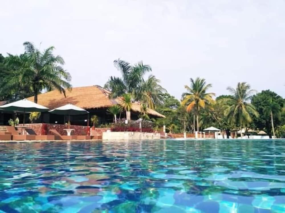 tanjung lesung beach hotel
