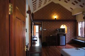 gods own country ayurveda resorts